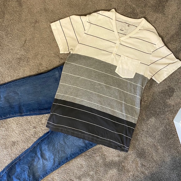 Men’s V-neck Henley - Picture 3 of 4